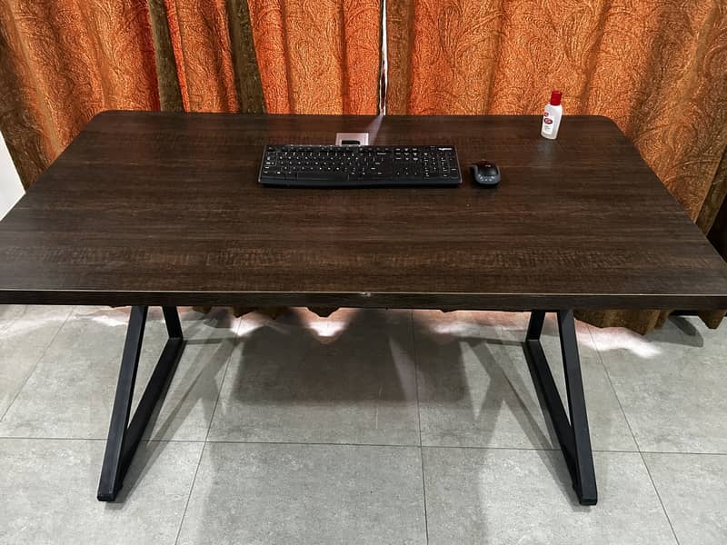 A++ Quality Computer table 1