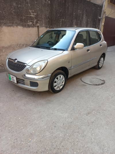 Daihatsu Storia modal 2006