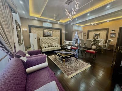 18 Marla Used Well Maintained Modern House For Sale