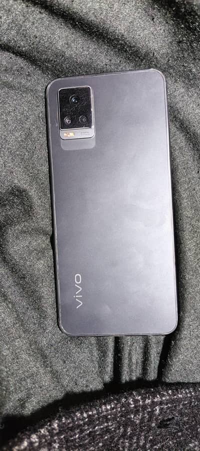 v20 8gb ram 128gb memory