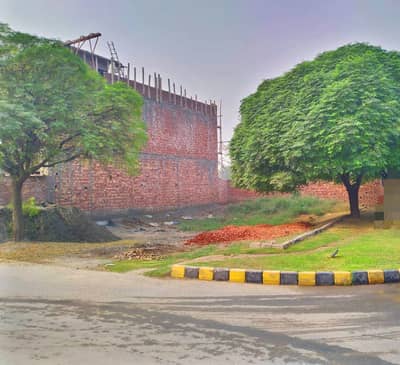 5.5 Marla Plot For Sale in Valencia