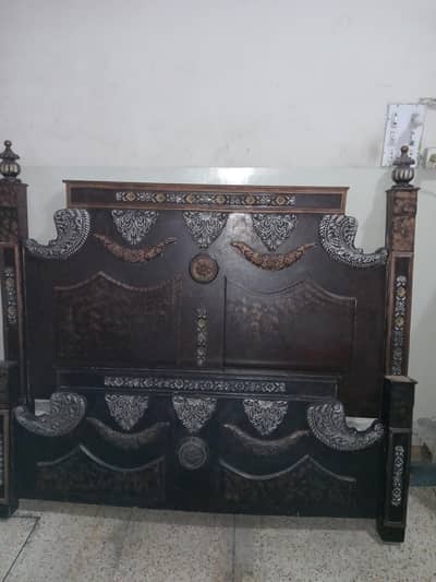 I WANT TO SALE BED IN THIS CONDITION.