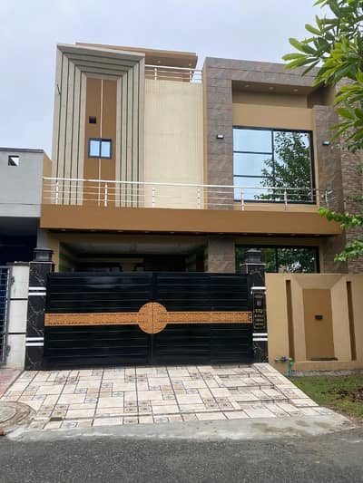 10 Marla Brand new 1st Entery House