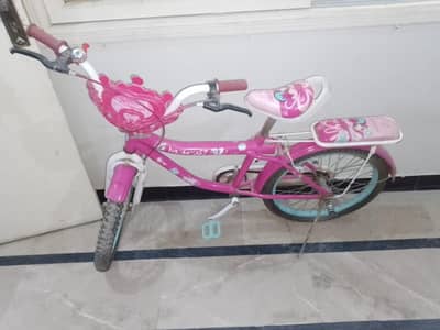 girls cycle