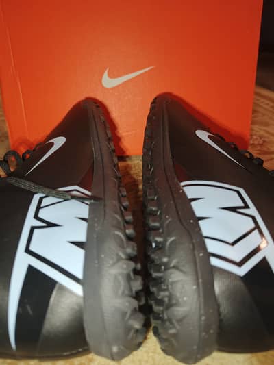 Nike futsal turf shoes