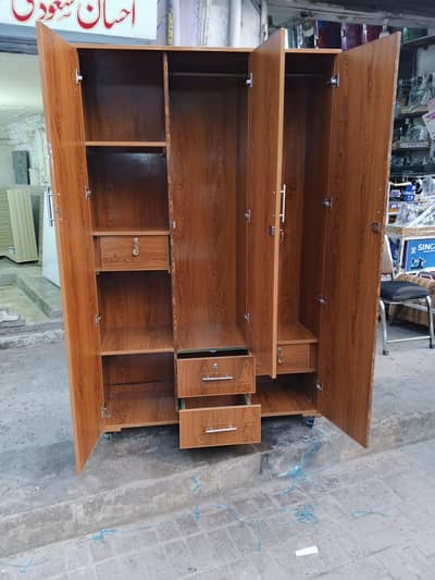 3 door wardrobe  / Almari  / cupboard  /  0316,5004723