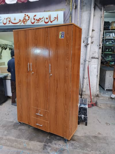 3 door wardrobe  / Almari  / cupboard  /  0316,5004723