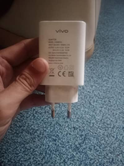 jenuin box wala charger Vivo y33s. !!