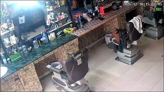 Need Person for Hairsaloon