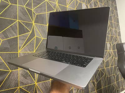 Apple MacBook Pro – M1 Pro Chip | 32GB RAM | 512GB SSD