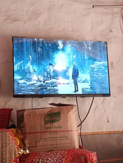 led 32 inch hair  urgent sale. using good condition