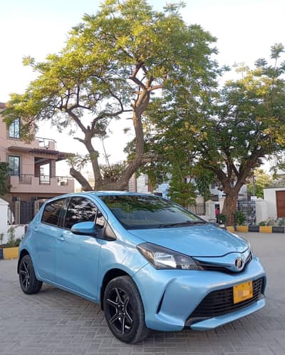 Urgent sale Toyota vitz Model 2015 reg 2017