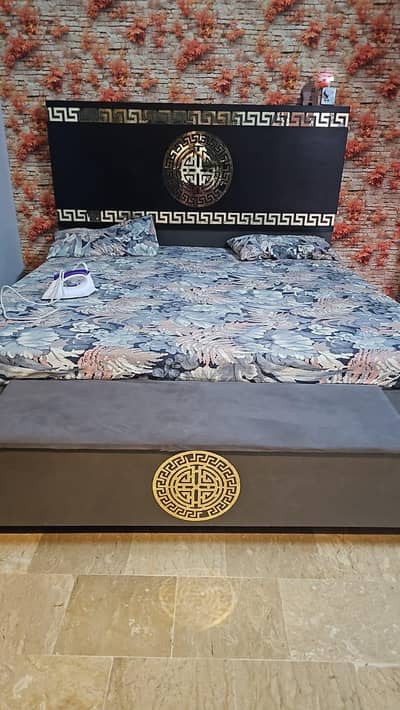 | bad | side tables | mirror | matress | Almirah |