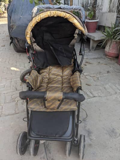 pram for sale ( hardly used for 1 week by foreign guests)