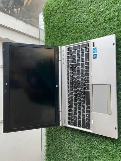 HP EliteBook 8570p  core i5 3rd gen processor 4gb ram 250gb hdd