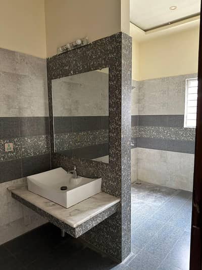 Modern design 1 Kanal Upper Portion for Rent in DHA Lahore Phase 5 Block G