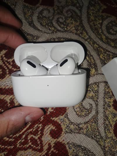 AIRPODS PRO 2 GENERATION ONLY 2 DAYS USED