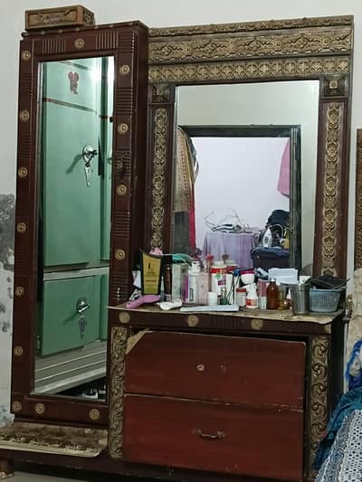 New style dresser wood made with two drawers and one seprate gate