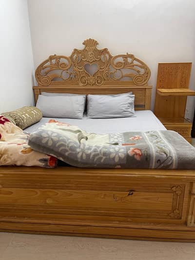 wodden heavy bed,with matris and dressing table ,10/10 condition