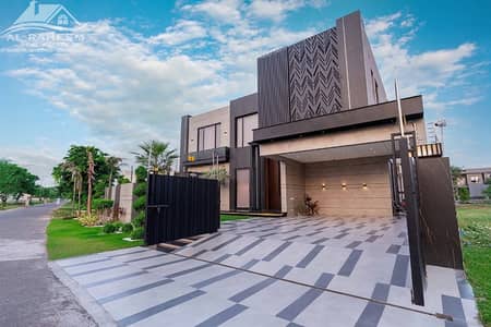 26 MARLA BRAND NEW ITALIAN STYLE ULTRA MODERN BUNGALOW WITH HUGE LAWN FOR SALE NEAR TO RAYA.