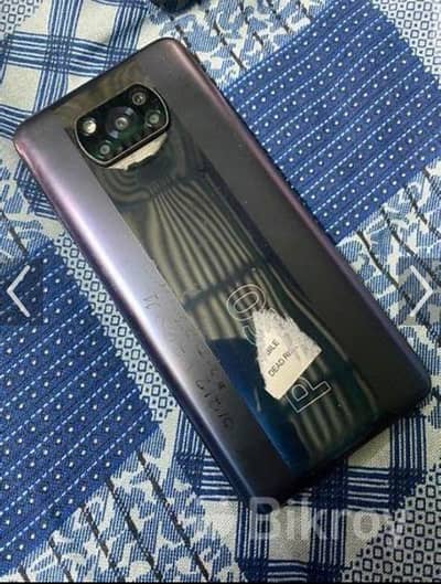 chalny me good bs back cover kharab hai