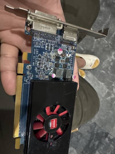 1GB DDR 5 AMD HD 7470 series GPU
