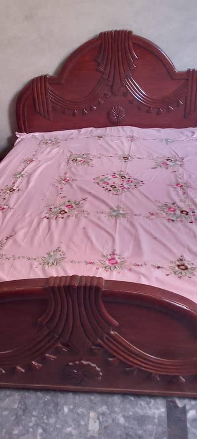 double bed, show, dresseing table