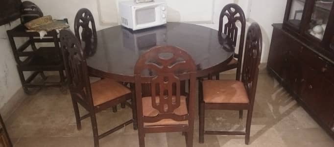 Neat and clean dinning table and chairs