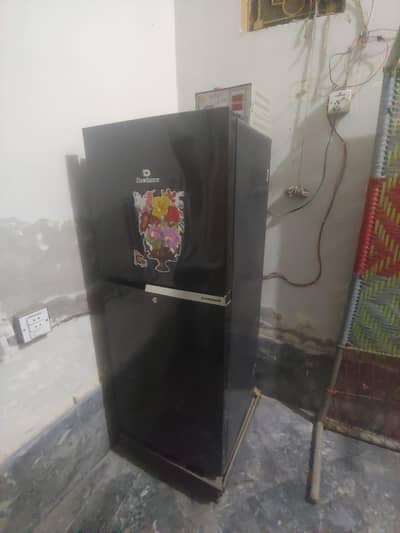 Fridge/Dawlance   refrigerator/100%  working