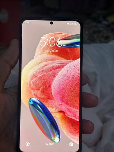 only mobile ha koi issue NHI ha bas glass par ek Baal ha