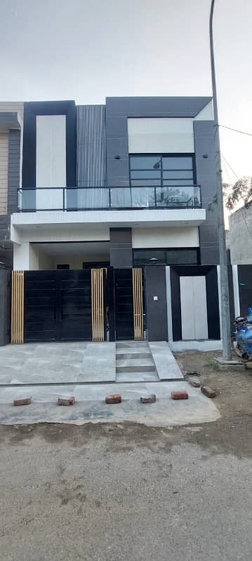 Modern Design 5 Marla 3 Bed House Available For Sale In Paragon City Lahore.