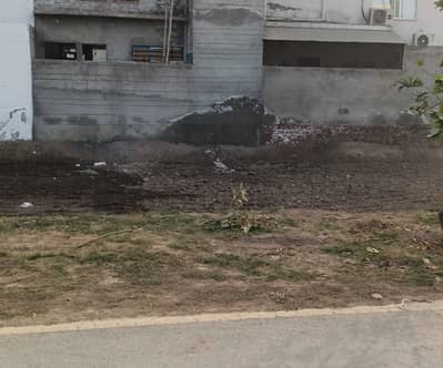 5 Marla Residential (Transfer free) Plot For Sale In Executive Block Park View City Lahore