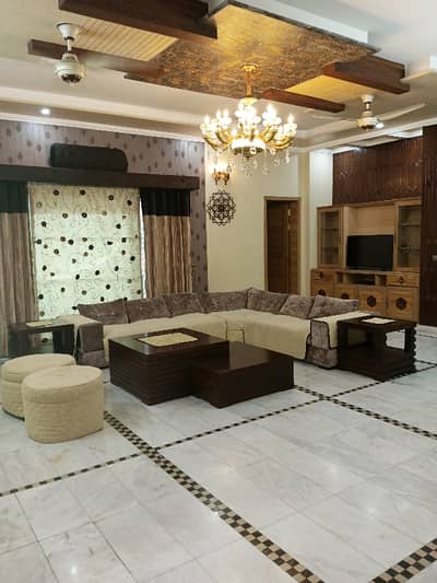 UPPER PORTION 4 BEDROOM STORE PARKING FOR RENT