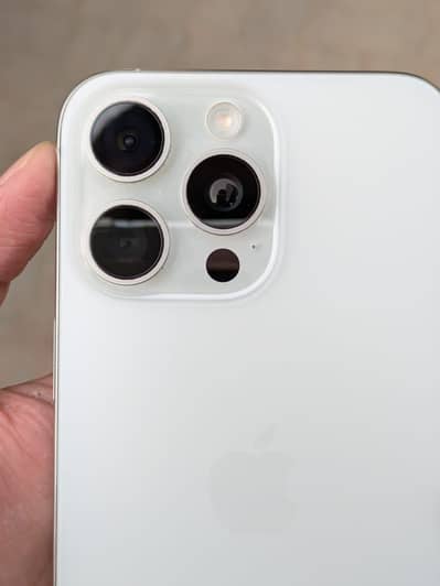 15 pro max 256 jv LLA water pack