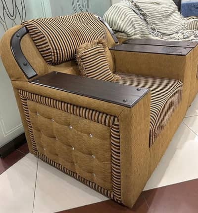 7 seater sofa set with 3, 2, 1, 1 sofas set along with cushions