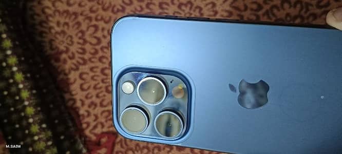 Iphone 15 pro Moody Blue
