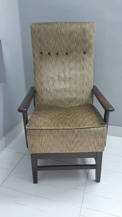 Comfortable Single Seater Wooden Arm Chair