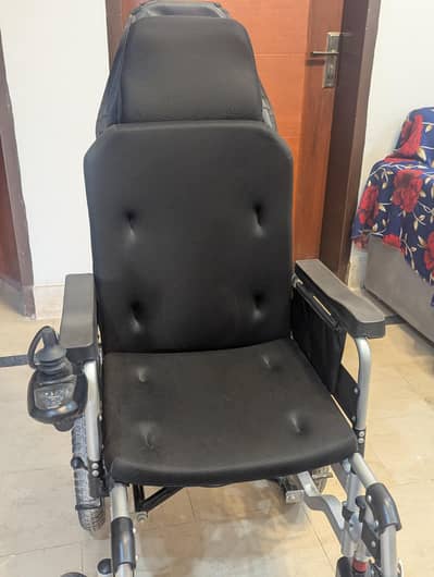 Electric wheelchair strong motor system with smooth joystick