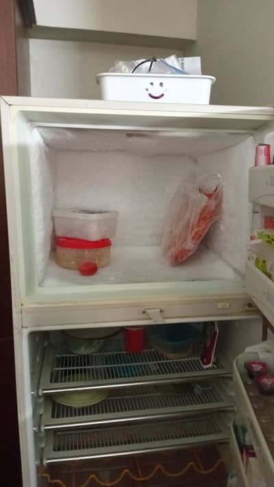 Dawlance fridge big size in very good condition