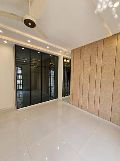10 MARLA BRAND NEW HOUSE FOR RENT IN BAHRIA TOWN LAHORE