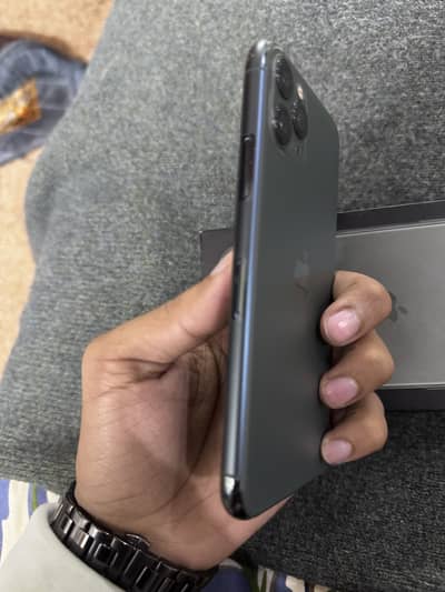 Iphone 11 pro dual Sim PTA approved