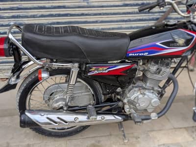Honda 125 nawab shah number