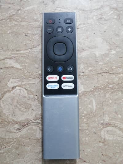 Aurzen EAZZE D1 mini projector. remote