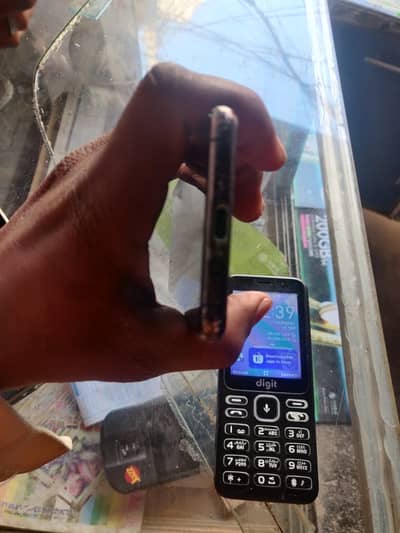 3 mobile hain dekh lo add ko