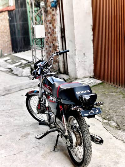 CD 70.2022 model  10/10 condition