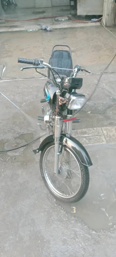 unique 70 first owner  0.3. 1.7. 8.1. 1.4. 0.8. 5.