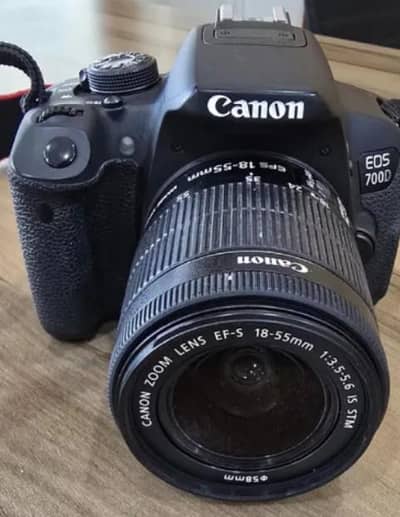 Canon EOS 700D