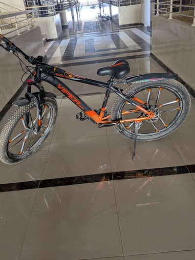 bilkul new me condition hai 1 month used hai bas