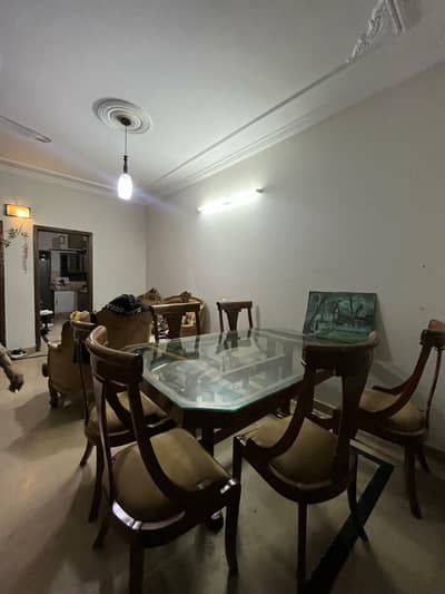 wooden dinning table New (urgent sale on cheap price)