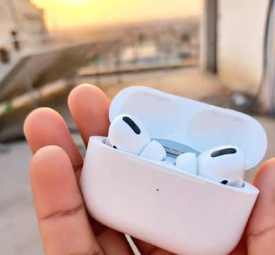 earpods / earbuds / pods